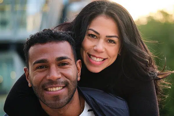 Alma cura couple